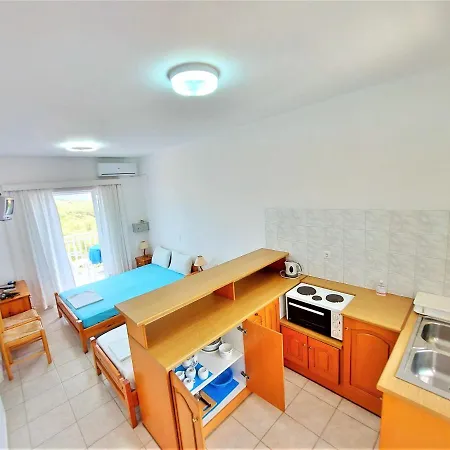 아파트호텔 Blue White - Kefallonia Poolside Retreats 스파르티아