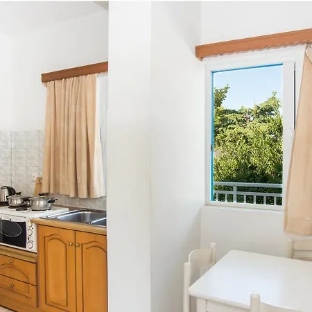 Blue White - Kefallonia Poolside Retreats 아파트호텔 4*