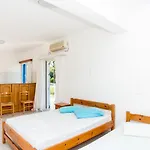 Blue White - Kefallonia Poolside Retreats 스파르티아
