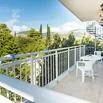 아파트호텔 Blue White - Kefallonia Poolside Retreats 스파르티아