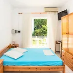 아파트호텔 Blue White - Kefallonia Poolside Retreats
