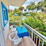 아파트호텔 Blue White - Kefallonia Poolside Retreats 스파르티아