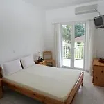 Blue White - Kefallonia Poolside Retreats 아파트호텔