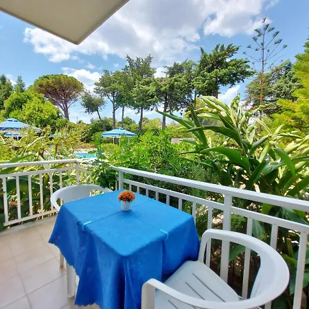 Apartmanhotel Blue White - Kefallonia Poolside Retreats Szpartiá