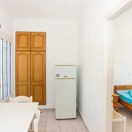 Blue White - Kefallonia Poolside Retreats Apartmanhotel