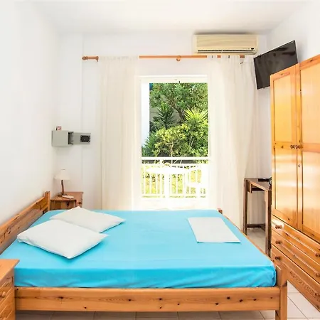 Aparthotel Blue White - Kefallonia Poolside Retreats