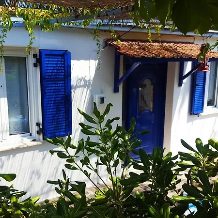 Apartmanhotel Blue White - Kefallonia Poolside Retreats