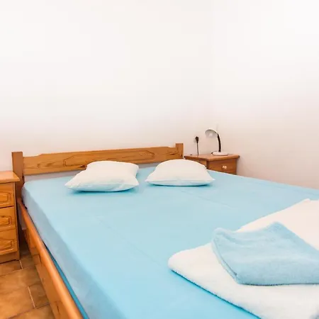 Blue White - Kefallonia Poolside Retreats Apartmanhotel 3*