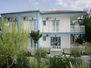 Blue White - Kefallonia Poolside Retreats Apartmanhotel Szpartiá