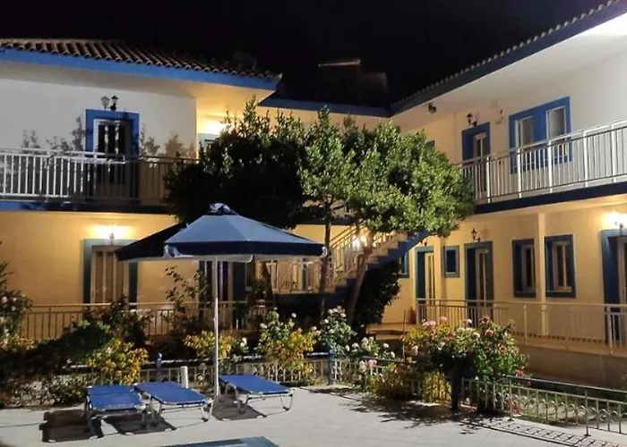 Blue White - Kefallonia Poolside Retreats سبارتيا