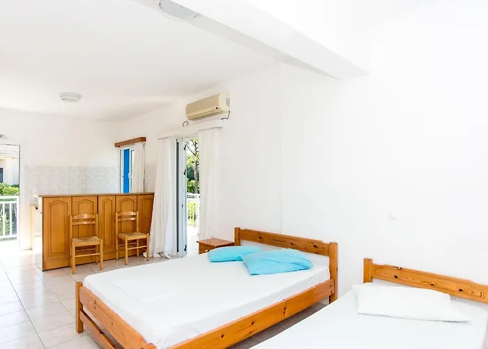 Blue White - Kefallonia Poolside Retreats سبارتيا