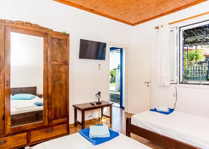 Blue White - Kefallonia Poolside Retreats شقة فندقية سبارتيا