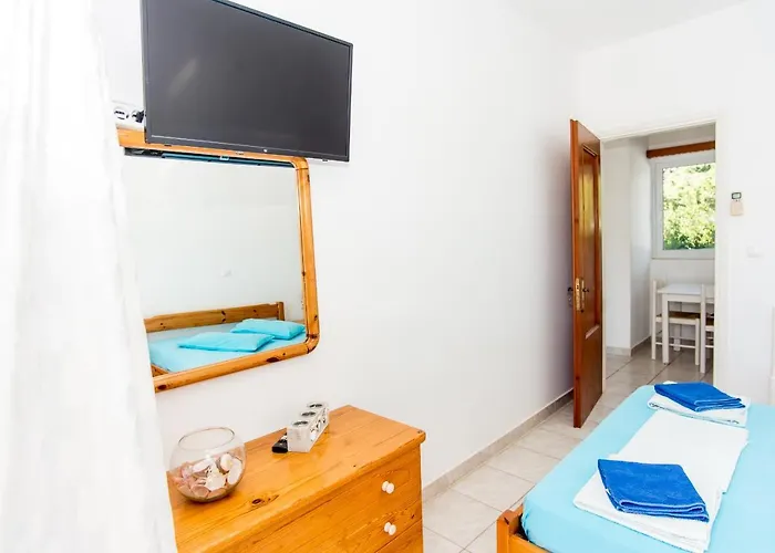 Blue White - Kefallonia Poolside Retreats شقة فندقية 3*