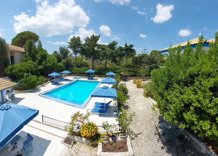 Blue White - Kefallonia Poolside Retreats سبارتيا
