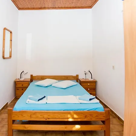 Aparthotel Blue White Apartments - Kefallonia Poolside Retreats 3*