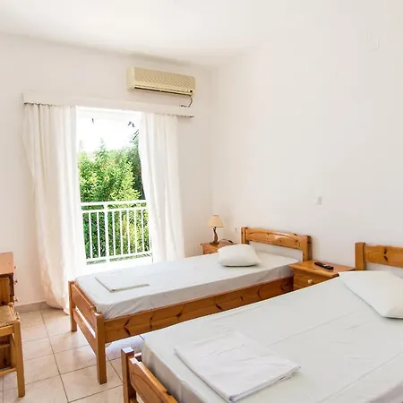 Blue White Apartments - Kefallonia Poolside Retreats Aparthotel Sparta